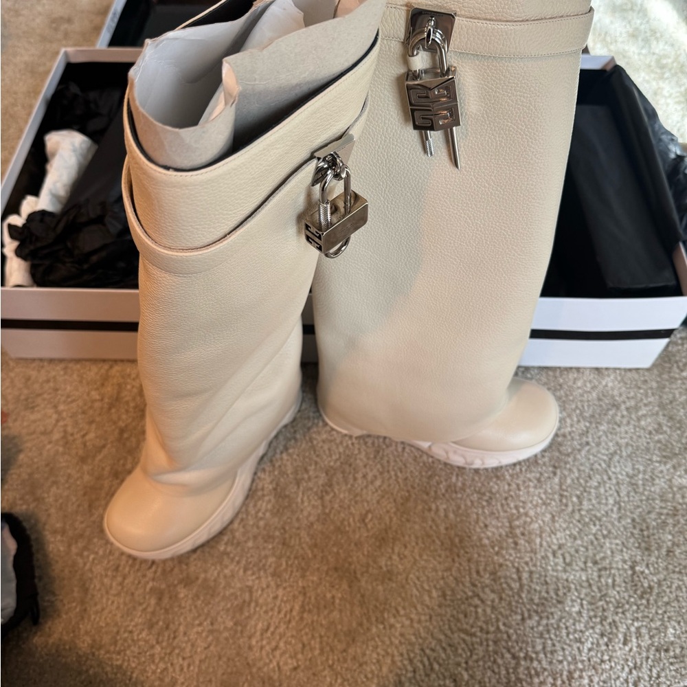 Givenchy Cream and Black Leather Boots - Picture 13 of 16